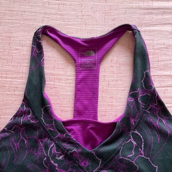 The North Face sport tank top W’ S - Picture 2 of 3